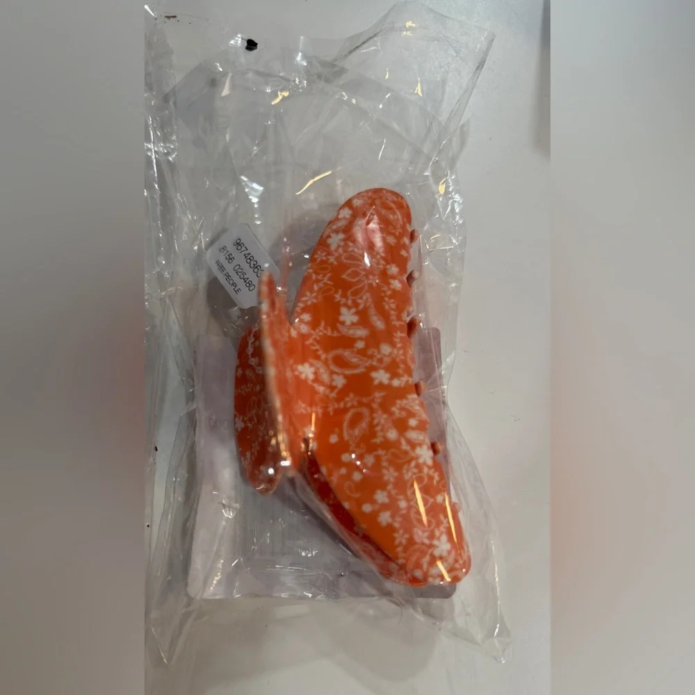 Bundle: NWT Free People Anthimos Claw Clip + NWT Free People Starbound Claw Clip - Picture 8 of 9